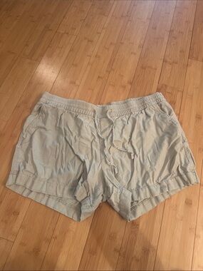 Old Navy Light Beige Elastic Waist Casual Shorts